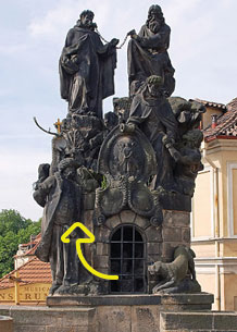 Statues of Saints John of Matha, Felix of Valois, and Ivan